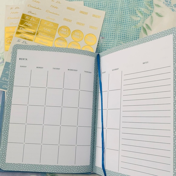 Undated Blue Fabric Planner - Picture 5 of 7